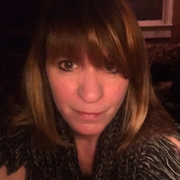 Meet your Posher, Beth - Picture 1 of 1